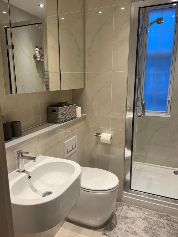 2 Bedroom Apartment Just Off Kings Road London Exterior photo