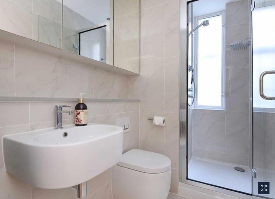 2 Bedroom Apartment Just Off Kings Road London Exterior photo